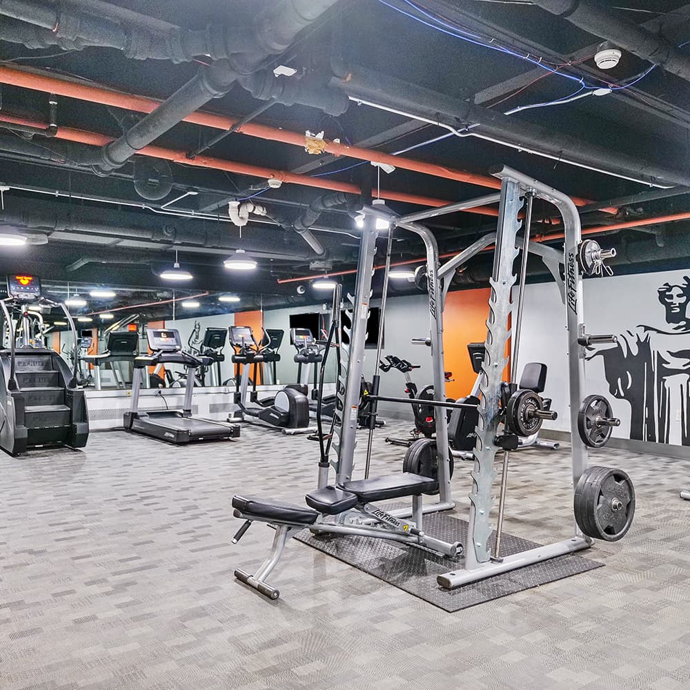 Fitness-Center-01-Illini-Tower-Champaign-02